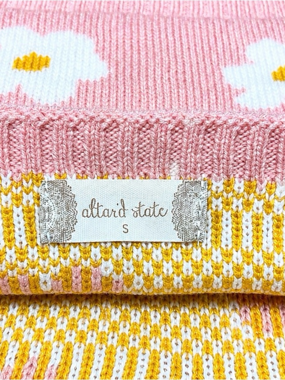 Altar’d State Pink Daisy Cropped Sweater Tank Top Size Small - Picture 3 of 6